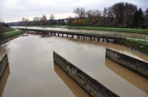 Mia De Vits: Overloop tussen de Zenne Editie Pajot - 19/11/2010 en het kanaal in Lembeek is de oorzaak van de overstromingen HALLE - Mia De Vits (Sp.