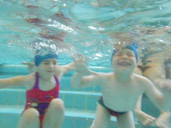 De vriendjesdag van 24 juni 2017 is de laatste zwemles! Laat uw kind ook tijdens de proevenperiode zwemmen.