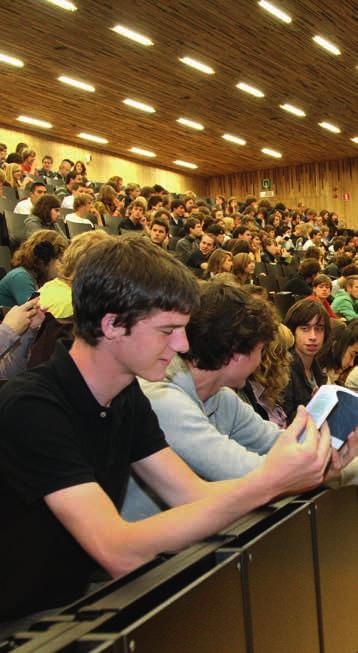 STUDIEONDERSTEUNING Beginnen aan universitaire studies betekent een grote verandering en aanpassing. De groep studenten waarin je terechtkomt is groter en de hoeveelheid leerstof omvangrijker.