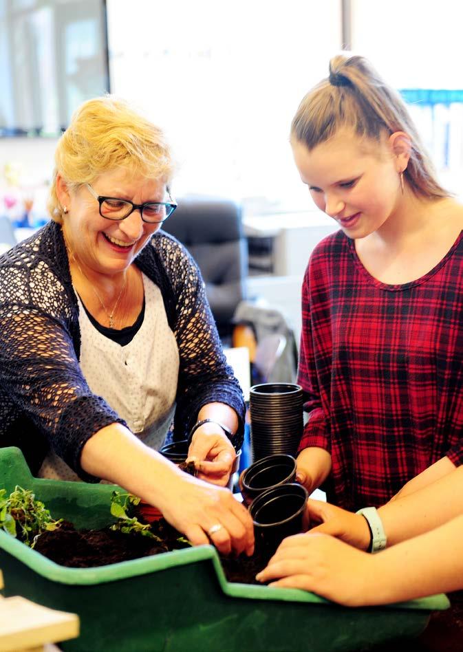 Het onderwijs De Kennemer Praktijkschool verzorgt onderwijs aan leerlingen met een speciale onderwijsbehoefte, die het beste tot leren komen binnen een kleine,