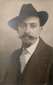 Griekse rotstekeningen. Zijn broer Jules Gillieron (1854-1926) was een belangrijk Romanist en Dialect deskundige in Frankrijk.