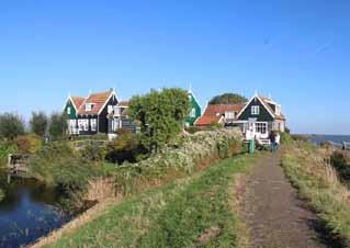 12 woningen  Marken