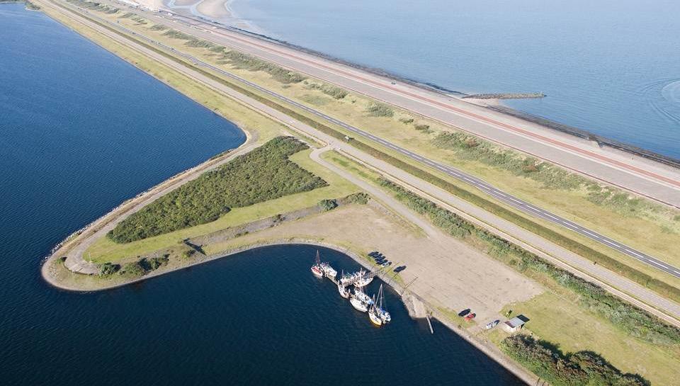 - Getijdencentrale Brouwersdam: via een doorlaat in de dam terugbrengen van zout en beperkt getij. Dit verbetert de water- en natuurkwaliteit.