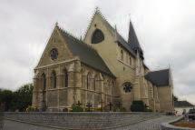 Roosdaal Kerk van Onze-Lieve-Vrouw-Lombeek en concert Wat De vroeggotische, 13 de - en 14 de -eeuwse kerk kenmerkt zich door haar prachtige beeldhouwwerk.
