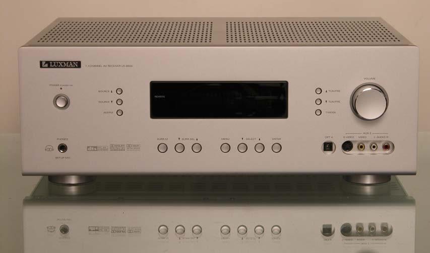 26 dere topapparaten van welleer. Nu heeft het merk opnieuw een importeur gevonden en in de luisterruimte staan de LR- 8500 AV-receiver en de DVA-250 multispeler.