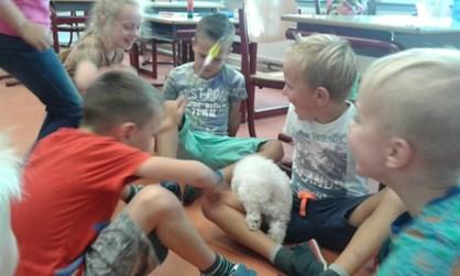 Groep 3/4 Op maandagmorgen mochten wij weer 13 nieuwe leerlingen in groep 3 welkom heten en natuurlijk de 9 bekende