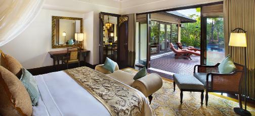 The St. Regis Bali Resort Dit super deluxe hotel in laagbouw wordt gekenmerkt door zijn residentiële stijl in geraffineerde luxe.