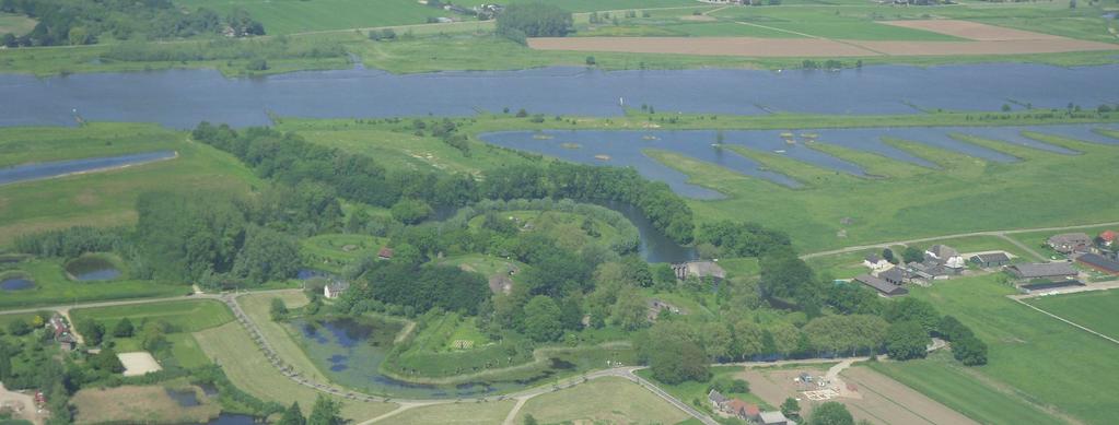 52 Kernkwaliteiten Nieuwe Hollandse Waterlinie Ontwerprichtlijnen Bij ingrepen in het landschap van de accessen zijn de volgende essenties van belang: Ontwikkel doorgaande recreatieve routes Voor de