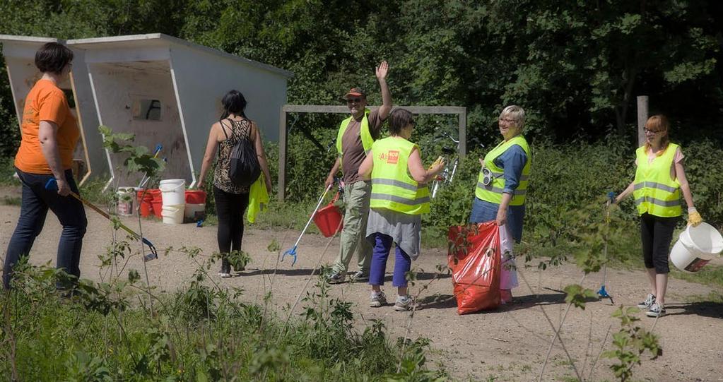 - Het potentieel werd verder aangevuld door meegebrachte emmers van deelnemers. Achtenveertig handen hebben die middag mega-hard -gewerkt om de Hobokense Polder een opruimactie van JEWELSTE te bieden.