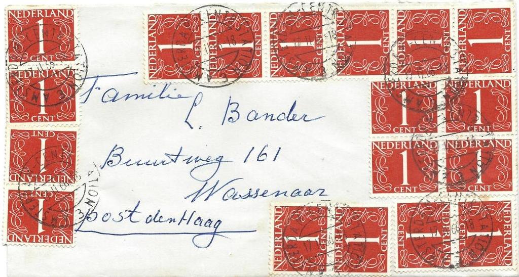 Deze envelop werd in 1966 correct gefrankeerd met 18 postzegels van een cent. Op de achterzijde wordt het uitgelegd: Jij en Margot hebben een schilderij in postzegels.