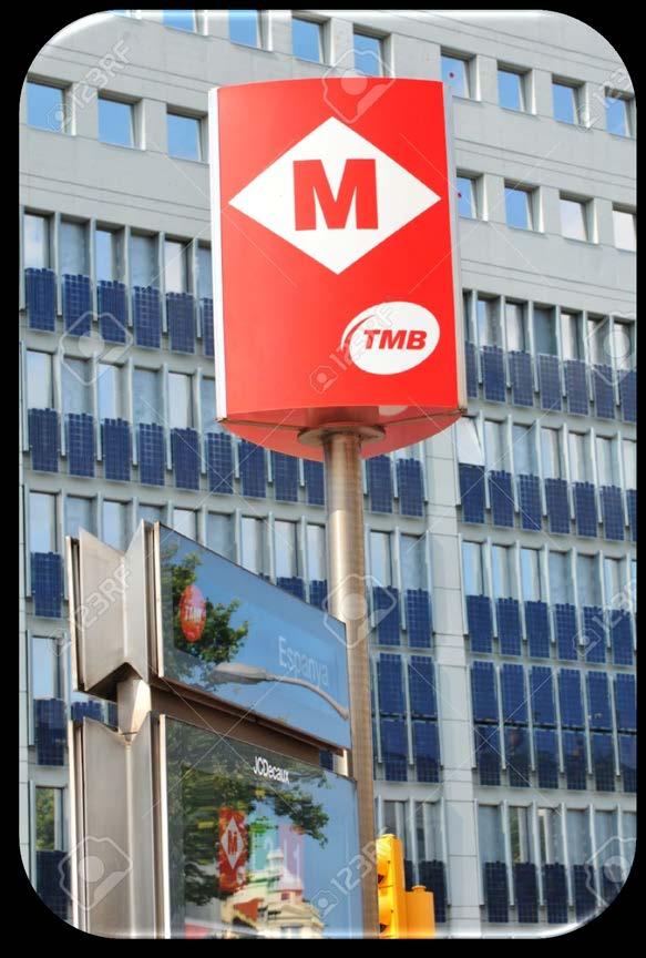 Metro In groepen van 9 + docent door de poortjes.