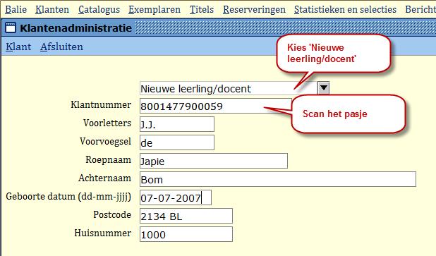 Als er tussentijds nieuwe leerlingen op school komen, kunnen deze individueel handmatig worden opgevoerd. Hierbij zal het systeem checken of een leerling al in het systeem aanwezig is.