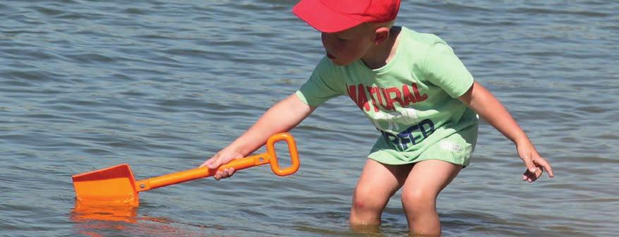 klachten krijgt, neem dan contact op met de huisarts of de GGD (088-22 99 222) en meld het via de zwemwatertelefoon. Botulisme Tijdens een warme zomer is de kans op botulisme (verhoogd) aanwezig.