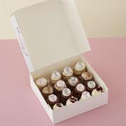 Mini Gift Box tekst naar keuze 16 mini cupcakes met tekst naar keuze Enkele voorbeelden: bedankt,