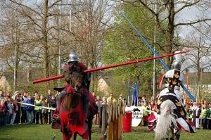 Het lustrum wordt gevierd met: Ridders te Paard op school!