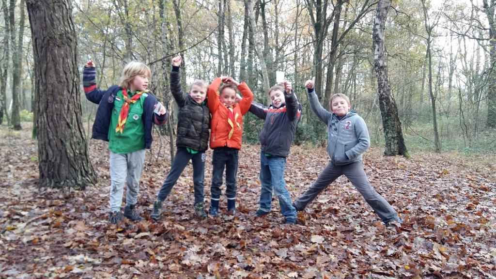 In Samenwerking met basisschool de Windroos hebben onze scouts een spectaculaire eindpost neergezet voor de Halloween tocht.