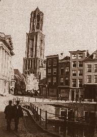 Moesman was zeer geïnteresseerd in de geschiedenis van Utrecht en verzamelde van alles wat daarmee te maken had. Rond 0 was hij begonnen met fotograferen.