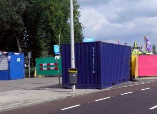 2. Openbaar vervoer Niet onderzocht, geen opmerkingen 3. Parkeren De 4 gehandicaptenparkeerplaatsen bij de ingang van het Bijlmerpark waren tijdens het festival onbruikbaar.