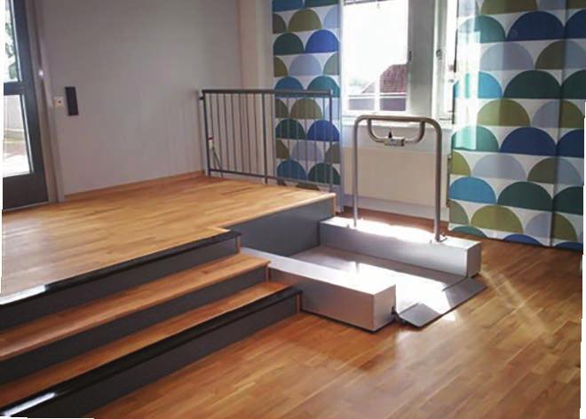 mm Speciaal ontwikkeld voor plaatsing ov e trap Ge liftput noodzakelijk Bevestiging aan de muur of op staands op de trap Uitvobaar met zdknopp