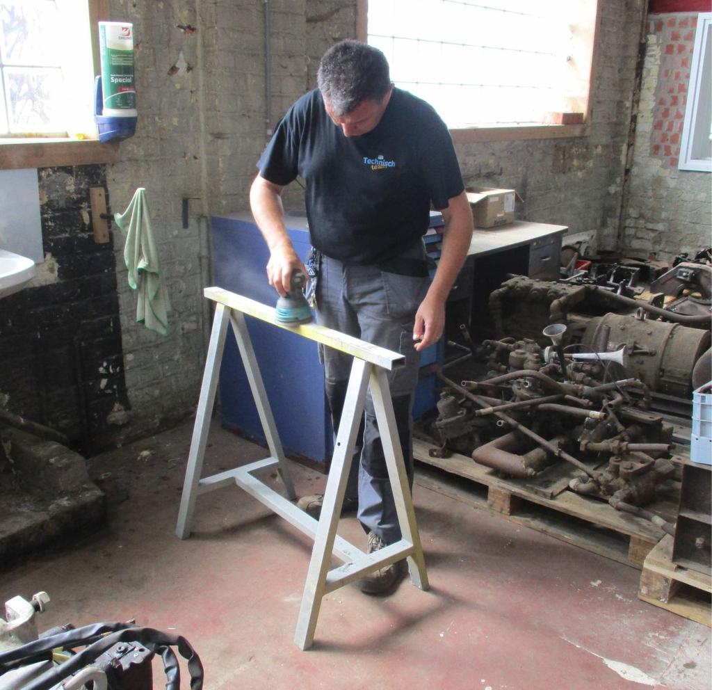 Infrastructuur Ronny zorgde zoals altijd voor de orde in de kooien en het netjes houden van het materiaal.