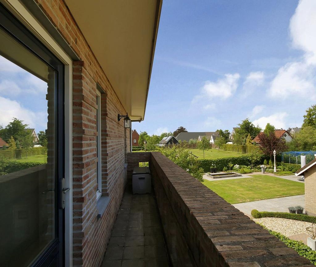 Samen met de eigenaar van de woning hebben wij deze brochure zorgvuldig voor u samengesteld, zodat u zich uitgebreid kunt verdiepen in alle mogelijkheden die de woning biedt. Is er voldoende ruimte?