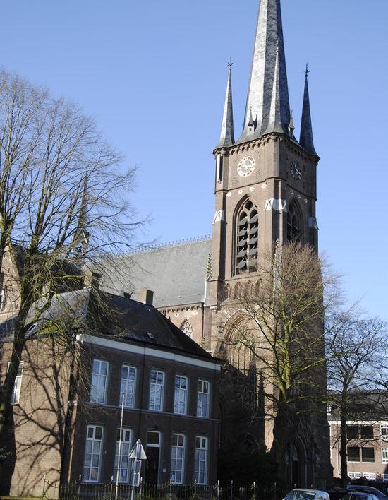 Broeckx makelaars presenteert Wonen in Stiphout Stiphout is een voormalig kerkdorp dat in 1968 onderdeel is geworden van de gemeente Helmond.
