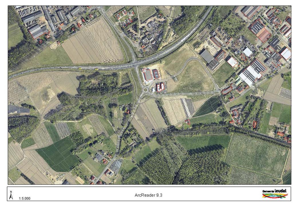 2 Uitgangspunten onderzoek 2.1 Beschrijving tennispark Het plangebied is gesitueerd aan de Windmolenbosweg ten zuiden van de kern van Haelen (gemeente Haelen).