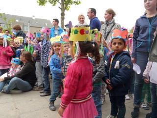 30 de groep van Nicolette. Het was één groot feest om naar te kijken! Bedankt groep 8. Donderdagavond gaan we met elkaar eten en afscheid nemen van school en deze groep leerlingen.