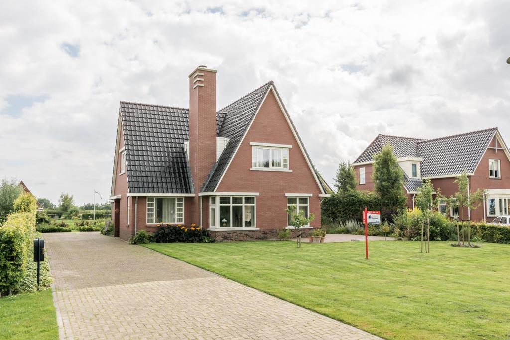 De Noord 107 te Grootegast Vraagprijs: 394.000,- k.k. Sublieme afwerking, uiterst comfortabele ruimtes en zeer energiezuinig!