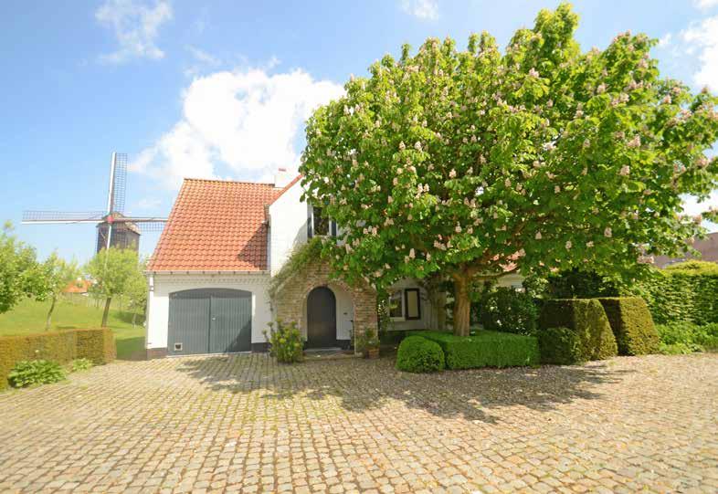 TE KOOP À VENDRE +32 50 63 20 41 TE KOOP À VENDRE +32 50 63 20 41 Villa Prijs op aanvraag - prix sur demande Royal Zoute Golf Ref.: 1884566 Buitengewoon eigendom gelegen op een terrein van 3.