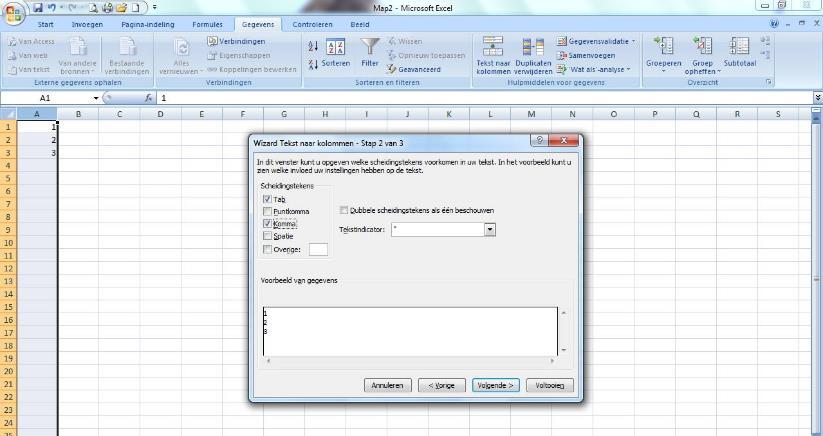 Het is mogelijk (afhankelijk van de instellingen van Excel op uw computer) dat in het geopende CSV bestand alle gegevens in de eerste kolom/cel (onleesbaar) worden weergegeven.