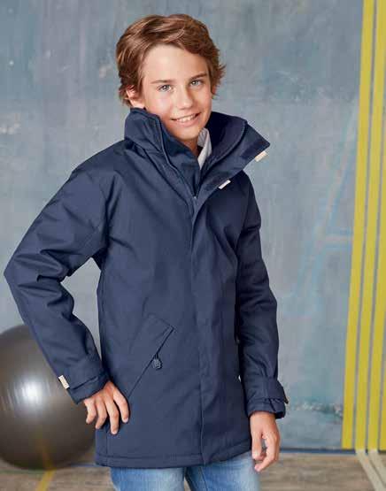 4/6 8/10 10/12 K653 270 g/m2 K654 P.128 TORNADO KIDS - JAS MET FLEECE Buitenkant in 100% polyamide met acryl inductie. 100% polyester fleecevoering. Verborgen capuchon in de kraag met rits.