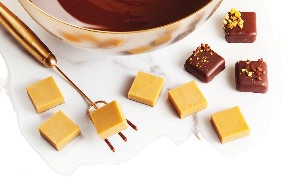 De drie iconische Callebaut chocolades krijgen er een karamelzusje bij! Net zoals alle bestaande Finest Belgian Chocolates, wordt de Gold chocolade volledig in België gemaakt, van boon tot chocolade.