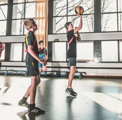 3 ONDERSTEUNING 12 Toetsen en referentieniveaus Opbrengsten Bij ons staat de leerling met zijn specifieke 13 We toetsen de voortgang van uw zoon of dochter Ons onderwijs is erop gericht een leerling