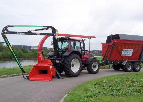 De rotor is voorzien van speciale windbladen, waardoor de snippers met gemak, door een 5 meter lange pijp, over de cabine worden geblazen. Met het ABF invoersysteem wordt de invoer d.m.v. rotortoerental en hydraulische druk in het systeem geautomatiseerd.