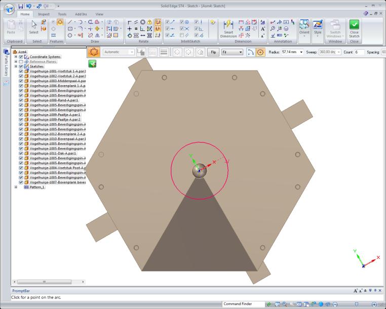 Klik op de functie Circular Pattern. 4. Vul bij Count 6 in en druk op Enter. 5.