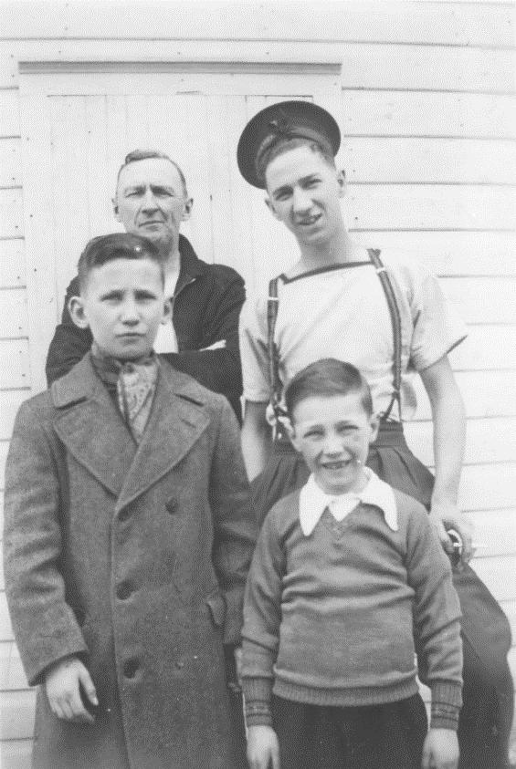 Hij begon zijn basisopleiding op 11 september bij het eerste bataljon van de Cameron Highlanders in de Beaver Barracks in Ottawa, Ontario. De wintertraining was in Borden, Ontario.