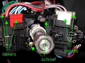 Handleiding verwijderen en schoonmaken dash-fan unit Met deze handleiding wil ik vastleggen hoe ik te werk ben gegaan om een probleem met de kachelventilator op te lossen.