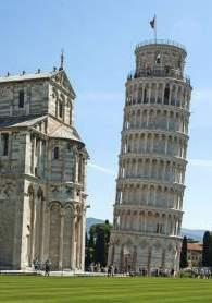 Pisa, tot slot, is een typisch Toscaanse stad, die vooral beroemd is om zijn scheve toren.