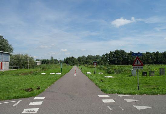 Uitgebouwde woning met diepe achtertuin!