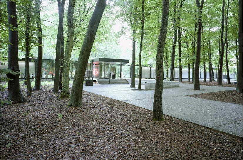 2 Kenmerken project/object/opdracht 2.1 Algemene kenmerken Het Kröller-Müller Museum ligt midden in het Nationale Park de Hoge Veluwe.