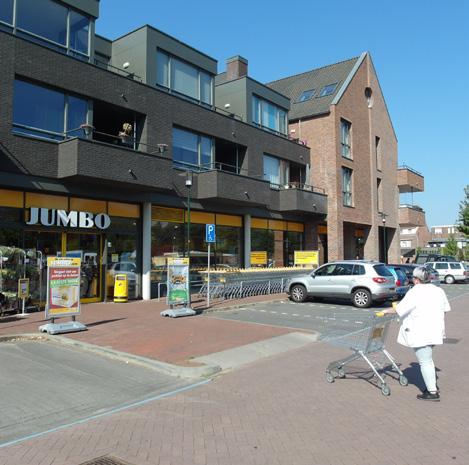 Baarle, Reusel, Hilvarenbeek en Goirle hebben een compleet boodschappenaanbod (diverse supermarkten, vers etc.) en enig overig aanbod (o.a. huishoudelijke artikelen, mode).