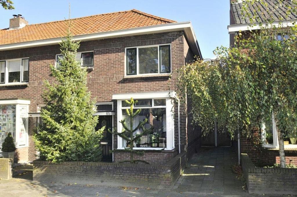Wethouder Nijhuisstraat 65 Enschede Vraagprijs 158.000,- k.