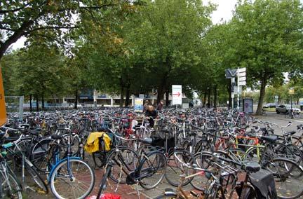 Vanwege deze succesvolle opmars van de fiets neemt ook de behoefte aan fietsparkeerplaatsen toe, in het bijzonder bij knooppuntlocaties zoals Utrecht Centraal.