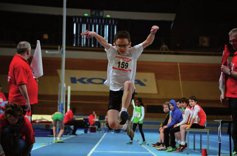 Op uw plaatsen CLUBBLAD ACHILLES TOP Meike Bliek tweede bij indoor in Apeldoorn Een viertal pupillen nam op 2 maart deel aan een nationale indoorwedstrijd voor pupillen in sportcentrum Omnisport in