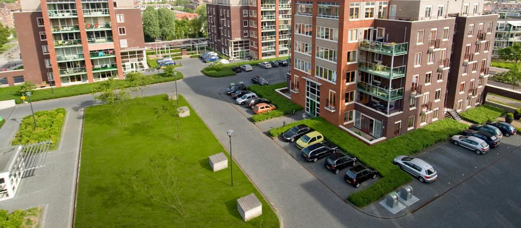 Parkeerdaken Parkeerdaksystemen maken het mogelijk begaanbare en berijdbare verhardingen op daken aan te brengen. Parkeer daken worden vaak gecombineerd met een intensieve vegetatie.