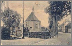 Direct naast de Sint-Petruskerk staat, aan de kant van de toren, de Protestantse kerk 5. Protestantse kerk Van ongeveer 1650 tot 1798 was de Sint-Petruskerk in handen van de protestanten.