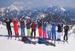 Uren winterpret verzekerd op de pistes van het skigebied van Pyhrn-Priel. Elke dag krijg je 4 uren ski- of snowboardles van ervaren Oostenrijkse skimonitoren.