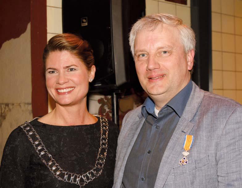 Koninklijke onderscheiding voor Geert-Jan Castelijn Op donderdag 17 maart 2016 ontving de Beekse ondernemer Geert-Jan Castelijn, tijdens een bijeenkomst van alle Beekse ondernemersverenigingen, een