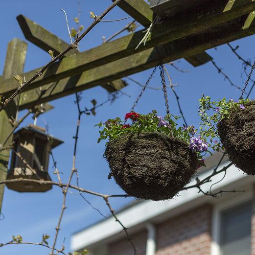 KENMERKEN Woonoppervlakte: 182 m² Inhoud: 605 m³ Perceeloppervlakte: 297 m² Bouwjaar: 1990 Vraagprijs: 249.500,- k.k. BIJZONDERHEDEN Horst 71 Gemert Gemoderniseerde tweekapper met garage!